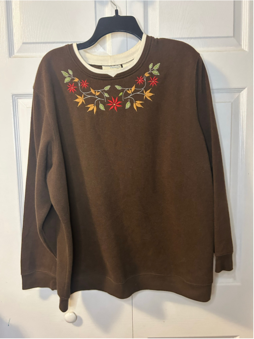 Penmans Plus Women’s 2X Brown Embroidered Floral Crewneck Sweatshirt